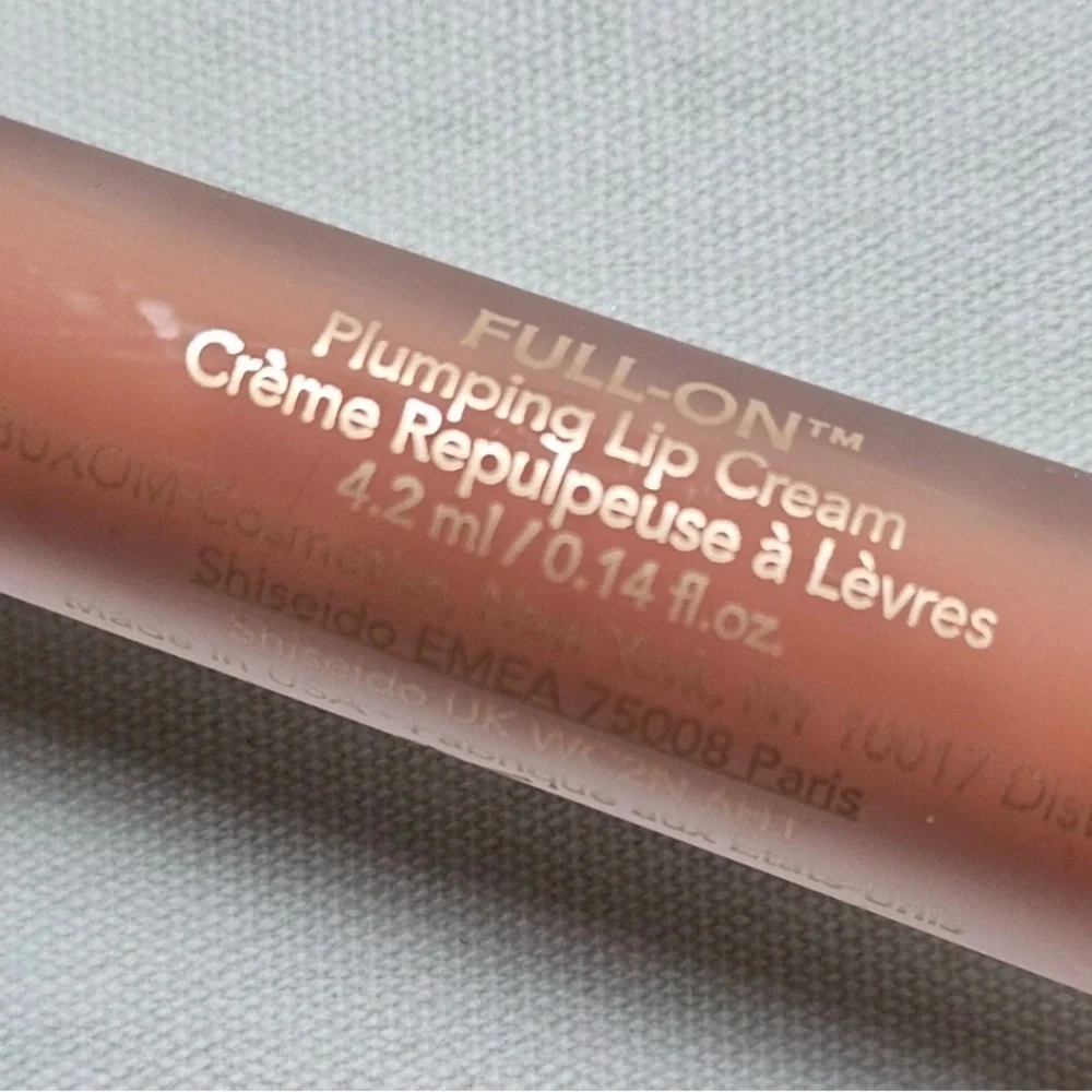 Buxom Full-On Plumping Lip Cream in Spiced Vanilla Latte (m01)